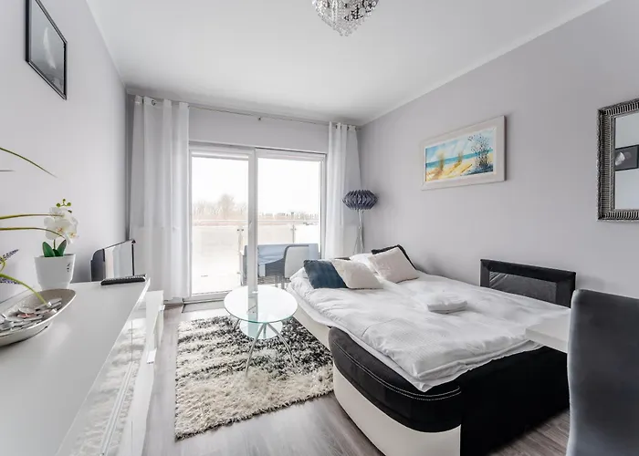 Wielkopolska Cozy By Bookinghost 아파트