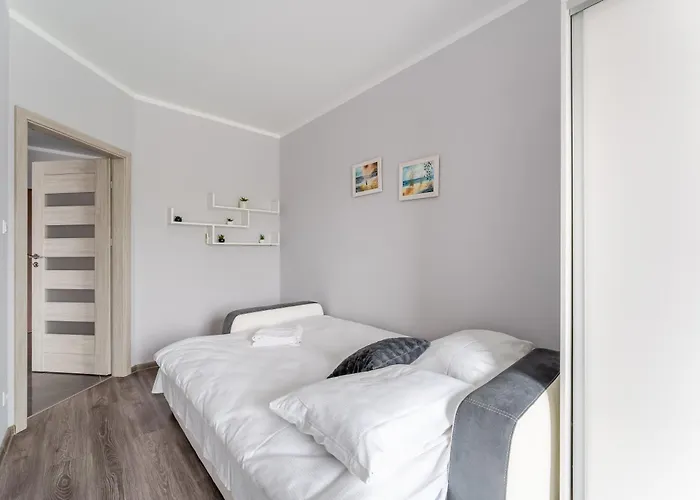 아파트 Wielkopolska Cozy By Bookinghost 코워브제크