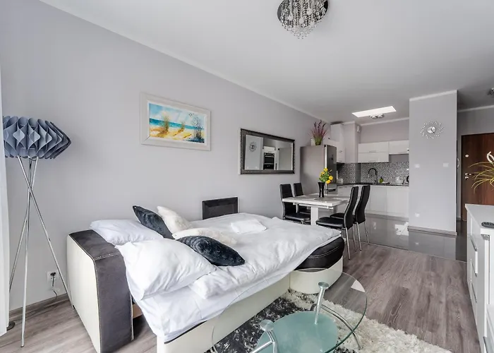 Wielkopolska Cozy By Bookinghost 아파트